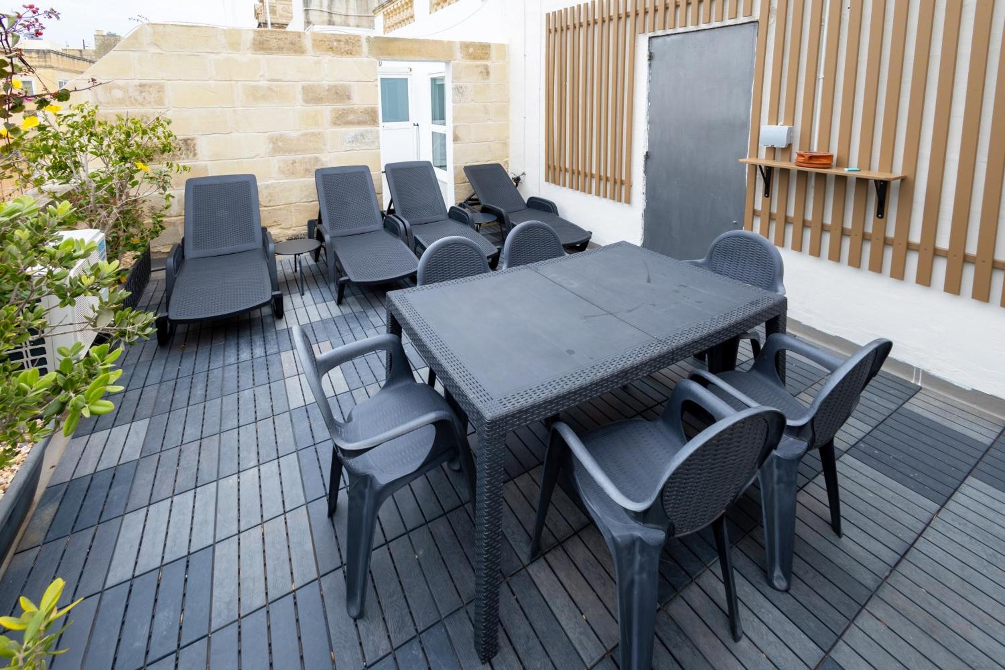 Quiet Ensuite Budget Twin Room Sliema Exterior photo